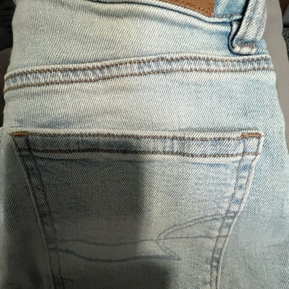 American Eagle Outfitters Light Wash Straight Leg Jeans 00 $10 - Picture 3 of 4